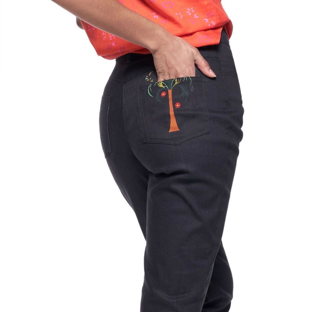 NWT THE KIT. Cropped Alexa Jean: Black with Colorful Tree on Back Pocket